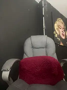 viktoria davis  online show from 3, 5, 2026