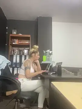 viktoria davis  online show from 12, 3, 2025