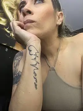 viktoria davis  online show from 20, 9, 2025