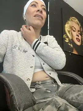 viktoria davis  online show from 2, 10, 2025