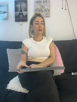 viktoria davis  online show from 16, 5, 2026