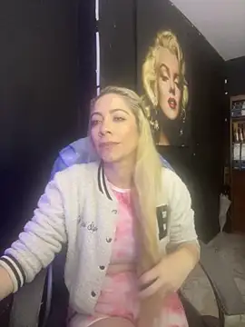 viktoria davis  online show from 11, 11, 2025