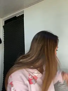 zoe storm online show from 22, 10, 2025