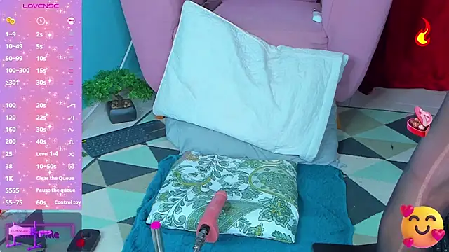 Samantha Rolon online show from 12, 3, 2025