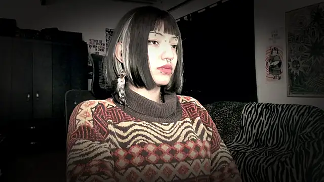 Snapshot of roxy_toxic chatting on 6, 8, 2026 roxy toxic online show from 6, 8, 2026