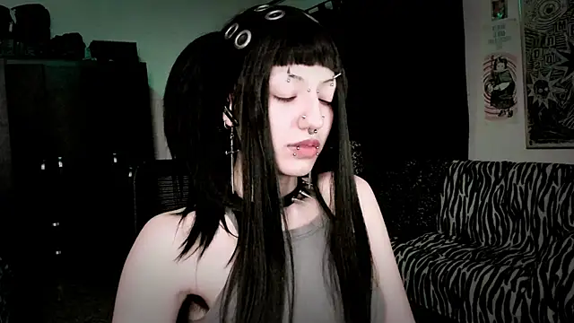 roxy toxic online show from 24, 3, 2026