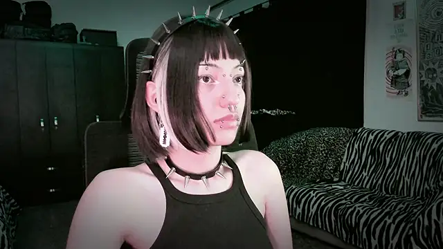 roxy toxic online show from 24, 4, 2026