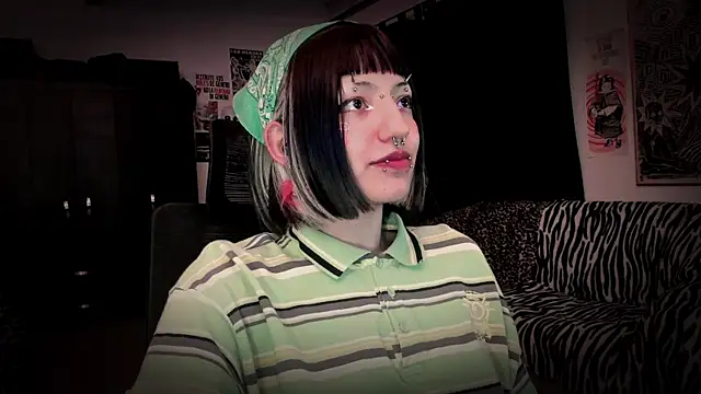 Snapshot of roxy_toxic chatting on 4, 8, 2026 roxy toxic online show from 4, 8, 2026