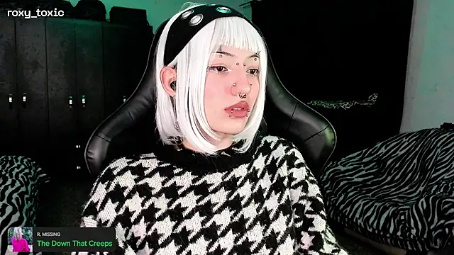 roxy toxic online show from 19, 11, 2025