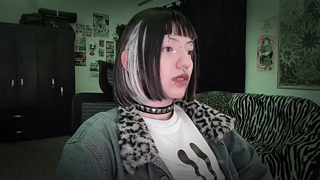 roxy toxic online show from 18, 6, 2026