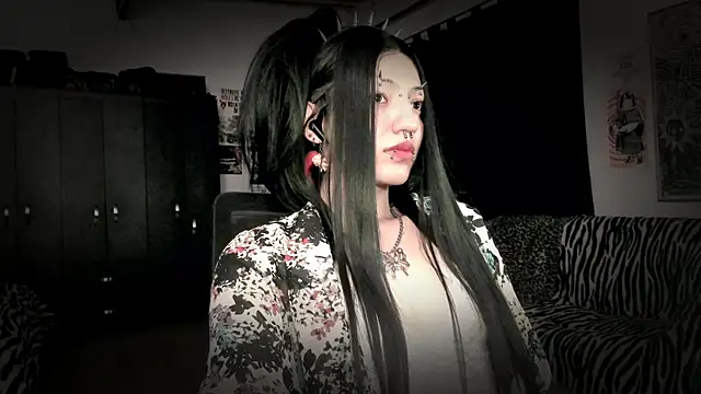 Snapshot of roxy_toxic chatting on 5, 8, 2026 roxy toxic online show from 5, 8, 2026