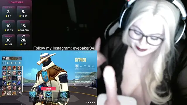 EveBaker04 online show from 4, 3, 2025