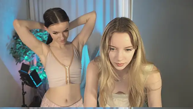 Snapshot of katt__y chatting on 2, 3, 2025 katt y online show from 2, 3, 2025