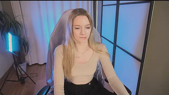 Snapshot of katt__y chatting on 25, 2, 2025 katt y online show from 25, 2, 2025