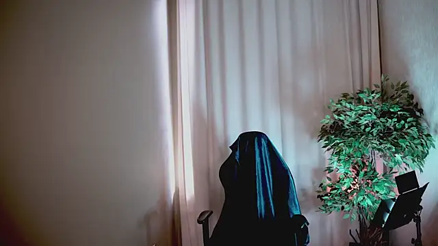 Snapshot of katt__y chatting on 4, 3, 2025 katt y online show from 4, 3, 2025