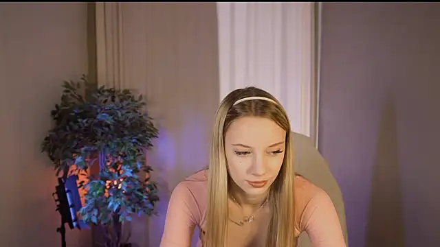 Snapshot of katt__y chatting on 18, 3, 2025 katt y online show from 18, 3, 2025