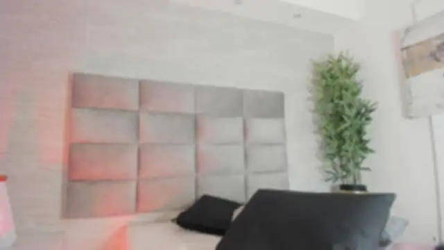 DannaJhonson1 online show from 7, 4, 2026