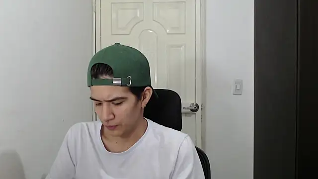 Snapshot of Dha_lia0 chatting on 23, 1, 2025 Dha lia0 online show from 23, 1, 2025