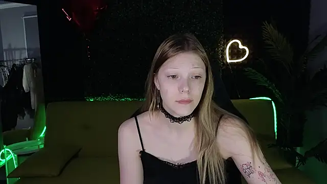 MiaWhisper online show from 14, 3, 2025