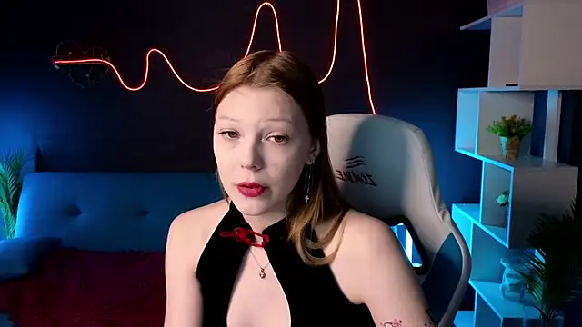 MiaWhisper online show from 2, 2, 2025