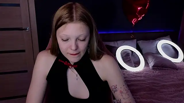 MiaWhisper online show from 24, 2, 2025