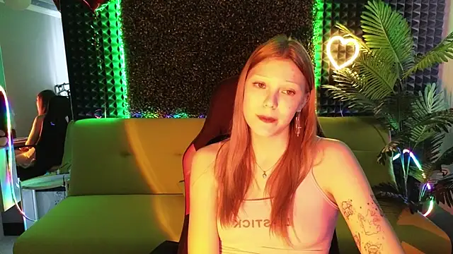 MiaWhisper online show from 12, 2, 2025