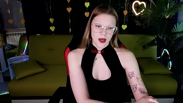 MiaWhisper online show from 22, 2, 2025