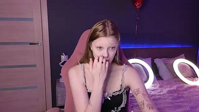 MiaWhisper online show from 6, 3, 2025