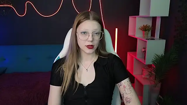 MiaWhisper online show from 6, 2, 2025