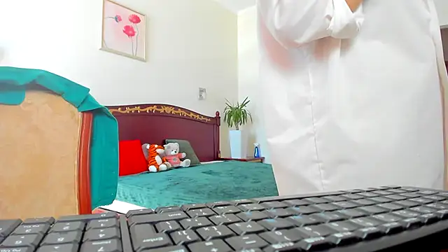 Tianiaa online show from 24, 9, 2025