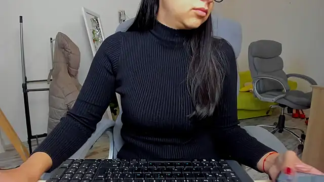 Tianiaa online show from 3, 12, 2025