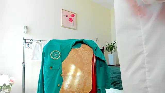 Tianiaa online show from 21, 9, 2025