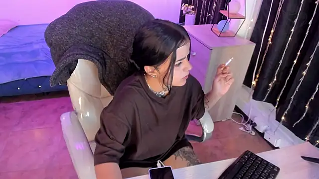 Nicole Foxx  online show from 20, 3, 2025