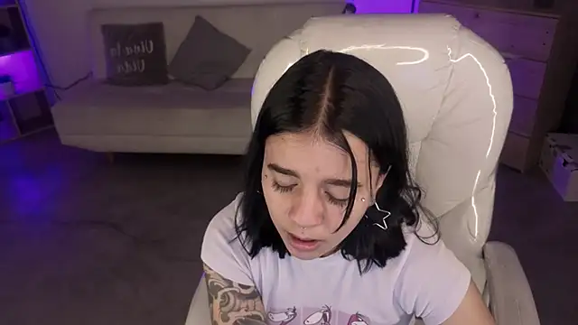 Nicole Foxx  online show from 9, 1, 2026