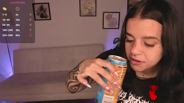 Nicole Foxx  online show from 8, 4, 2026