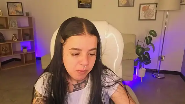 Nicole Foxx  online show from 8, 11, 2025