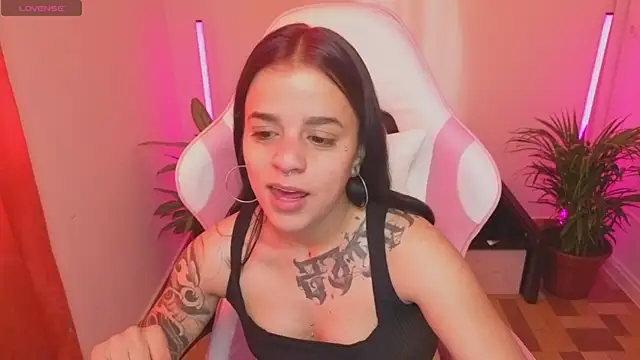 Nicole Foxx  online show from 15, 5, 2026