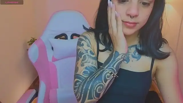 Snapshot of Nicole_Foxx_ chatting on 11, 6, 2026 Nicole Foxx online show from 11, 6, 2026