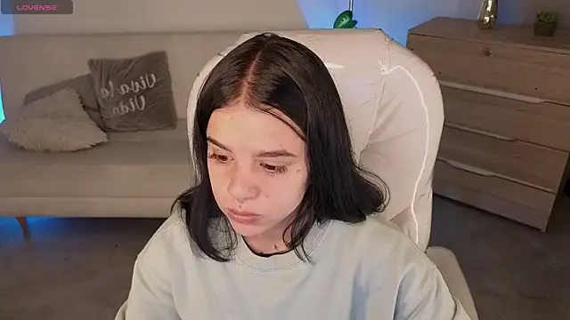 Nicole Foxx  online show from 15, 3, 2026