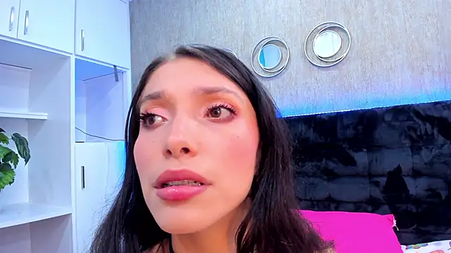 LorenVegga online show from 2, 2, 2025