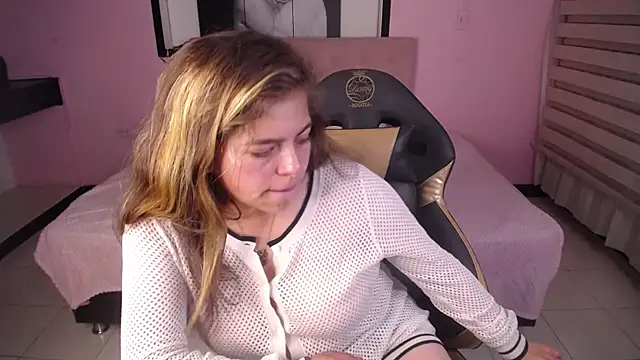 Kitten Cam online show from 1, 12, 2025