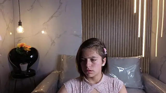 Kitten Cam online show from 12, 6, 2026
