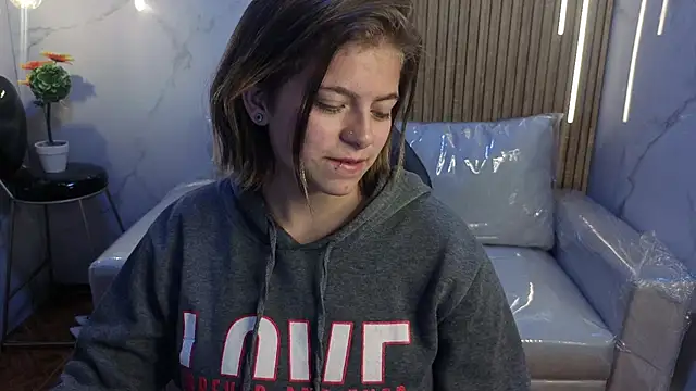Kitten Cam online show from 30, 5, 2026