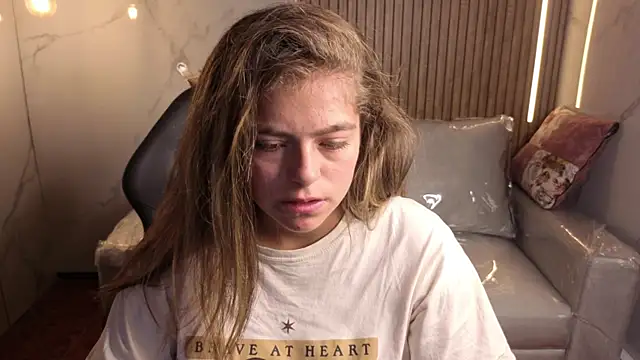 Kitten Cam online show from 12, 1, 2026