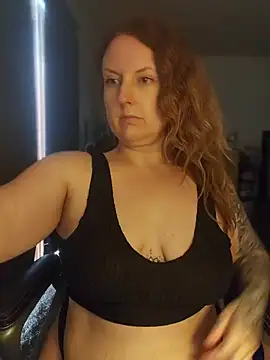 Snapshot of TattedMamaXOXO chatting on 1, 8, 2026 TattedMamaXOXO online show from 1, 8, 2026