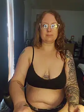 TattedMamaXOXO online show from 8, 6, 2026
