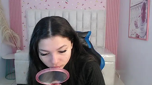 shalon diaz s online show from 15, 12, 2025