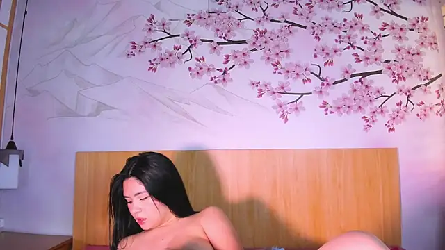 Snapshot of Yasmin_Scott chatting on 7, 11, 2025 Yasmin Scott online show from 7, 11, 2025