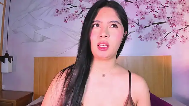 Snapshot of Yasmin_Scott chatting on 28, 10, 2025 Yasmin Scott online show from 28, 10, 2025