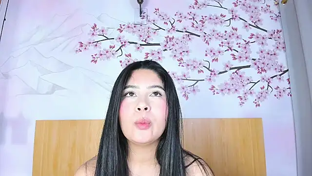 Snapshot of Yasmin_Scott chatting on 4, 12, 2025 Yasmin Scott online show from 4, 12, 2025